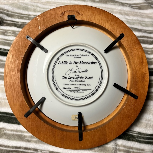 Hamilton Collection, Love Of The West Collection Plates, Set of 4. - Picture 12 of 13
